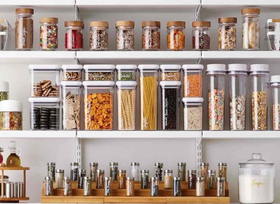 como etiquetar potes de despensa reciclados