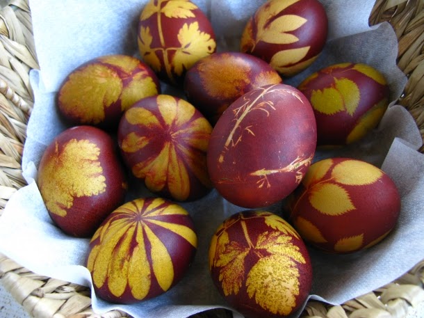 como pintar ovos de páscoa com tintas naturais