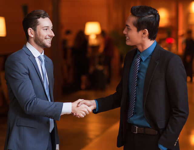 Os Maiores Erros de Etiqueta à Mesa e Como Evitá-los