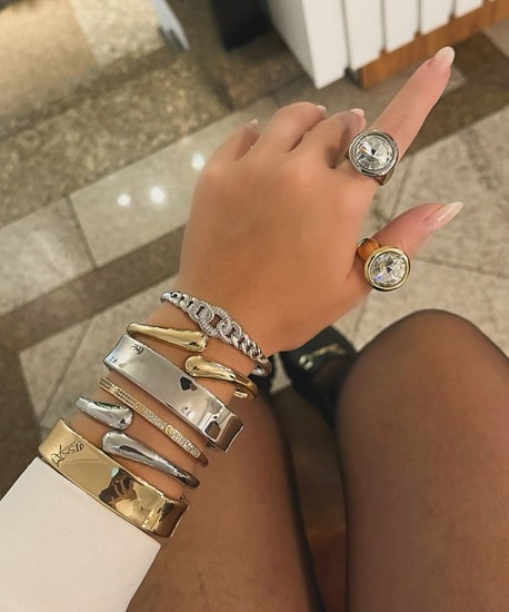 erros comuns ao misturar joias prata e ouro