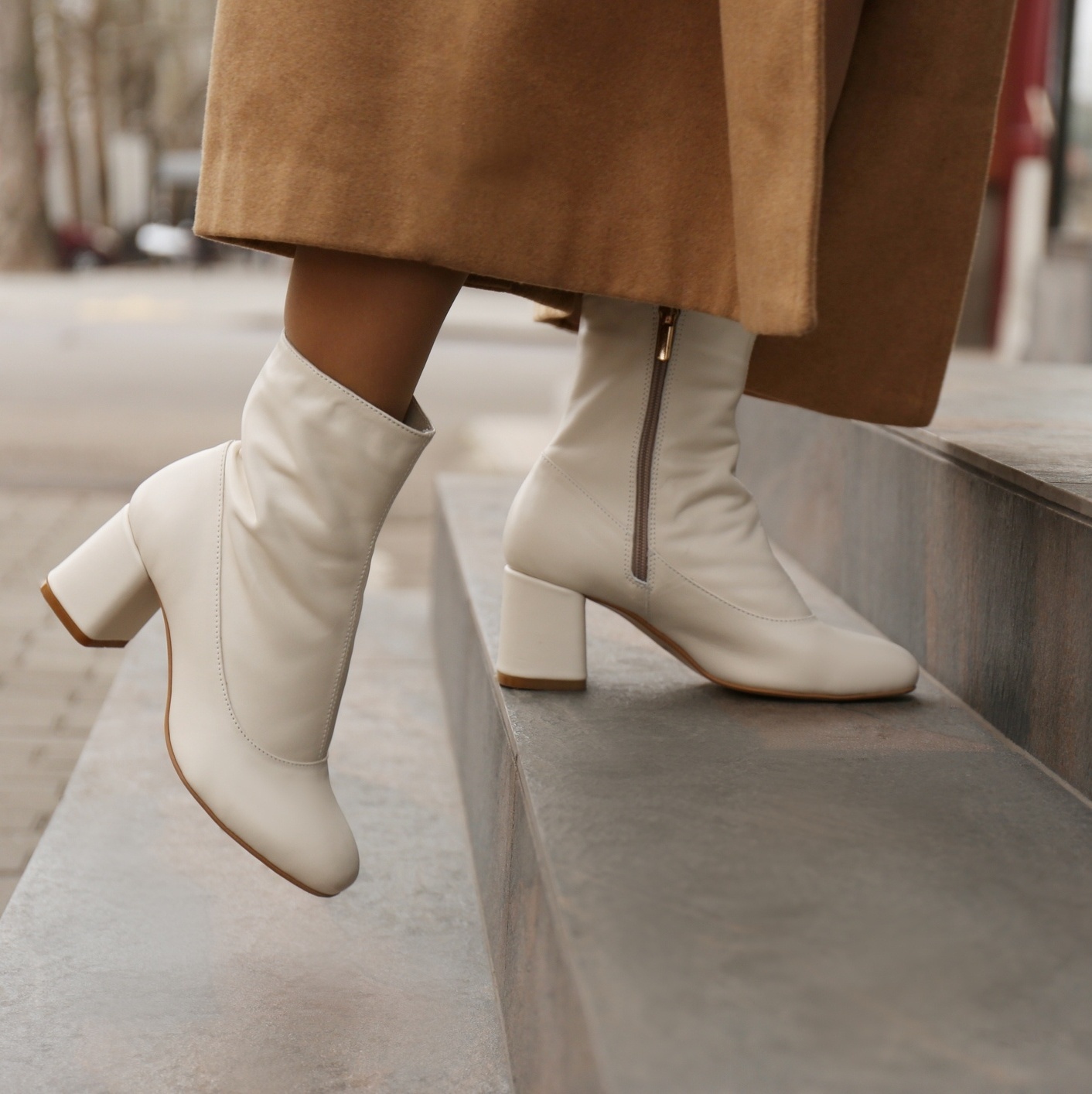 como limpar bota branca de camurça