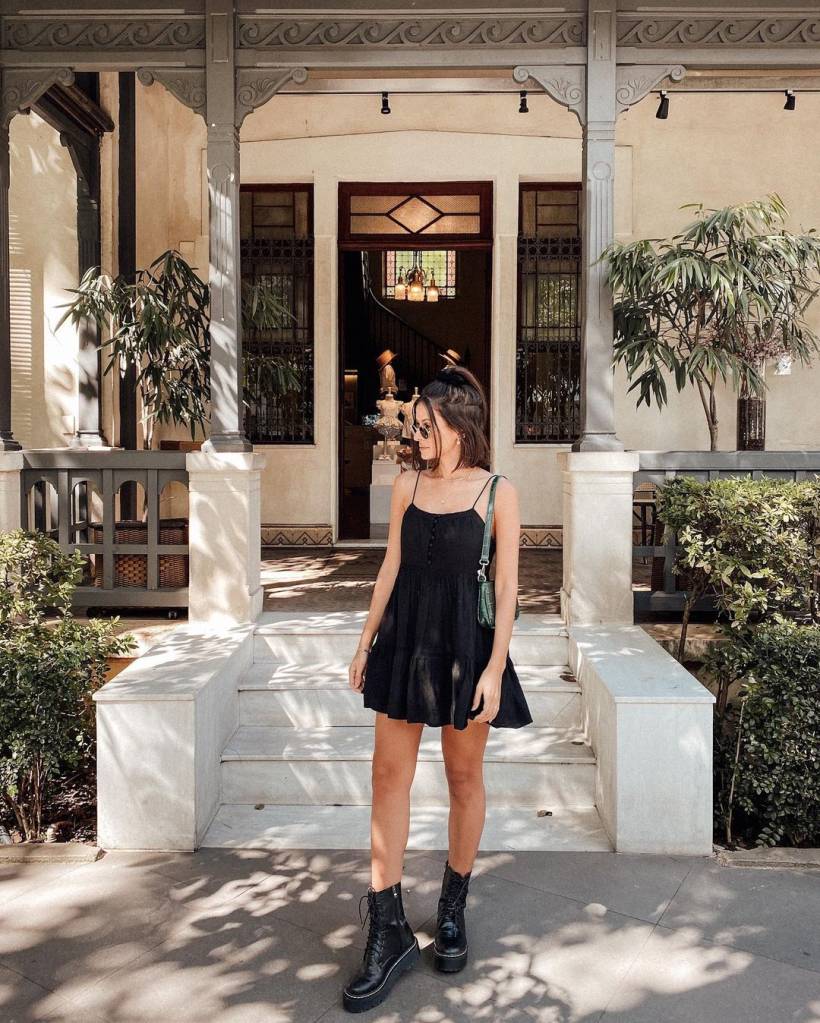 como usar bota coturno com vestido romântico