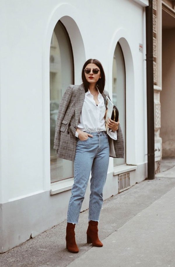 calça mom jeans com tênis