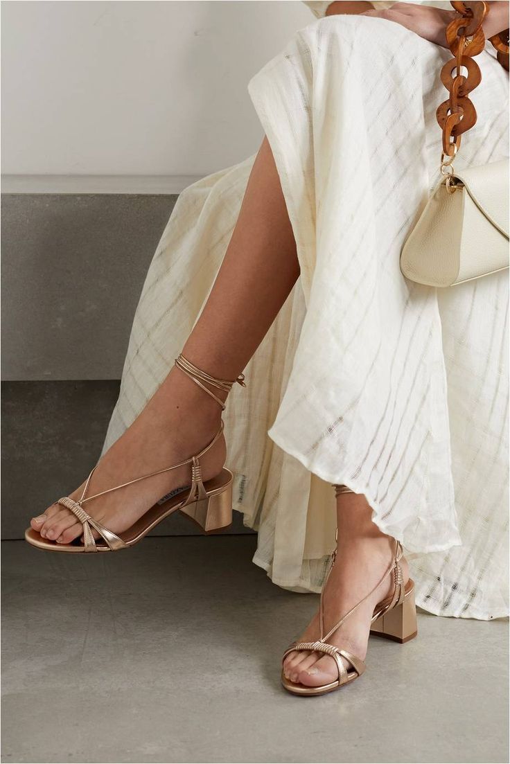 Looks de Verão com Sandália de Tiras: Inspirações e Combinações