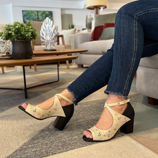 Desvendando os Segredos: Dicas Essenciais para o Conforto e Ajuste da Sua Sandália de Salto Bloco