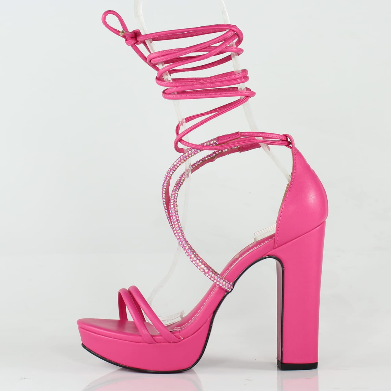 como usar sandália de salto grosso