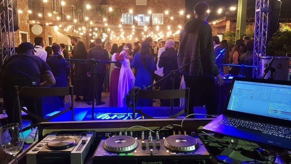 Como criar um press kit de DJ impactante