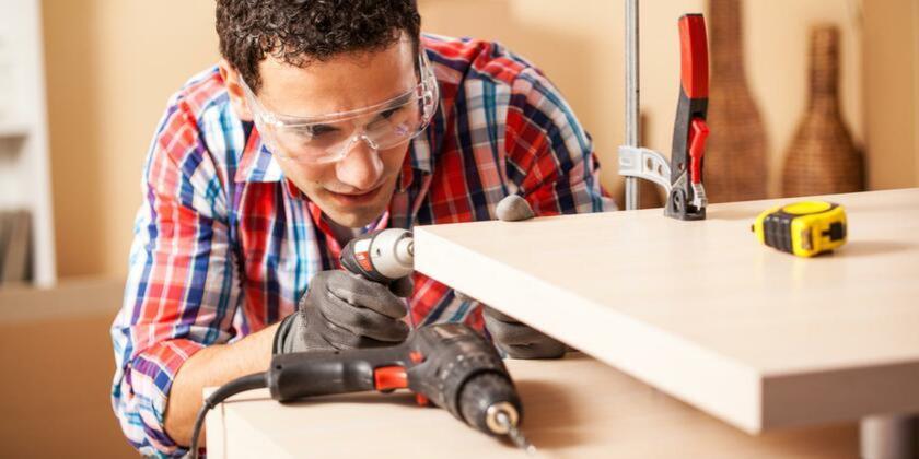 5 ideias de títulos:
1. Como Criar um Portfólio Irresistível para sua Marcenaria
2. Parcerias Estratégicas: O Segredo para Expandir sua Marcenaria
3. Técnicas de Vendas Consultivas para Móveis Planejados
4. Tráfego Pago para Marcenaria: Maximizando o Retorno sobre Investimento
5. Gestão Financeira para Marcenarias: Calculando Lucratividade e Comissões