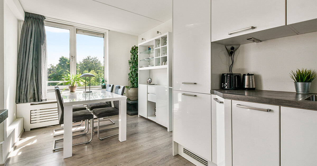 paleta de cores para ambientes com móveis brancos