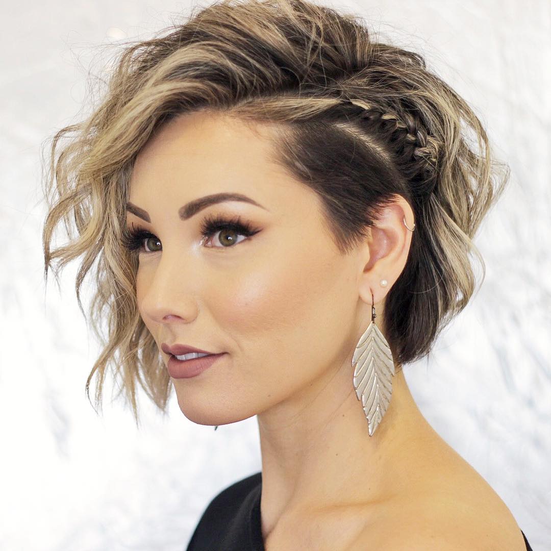 penteados com topete para cabelo curto