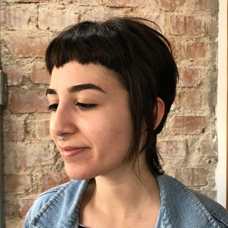 cortes de cabelo médio com franja desfiada