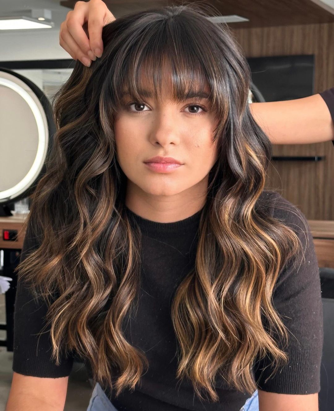 cortes de cabelo médio com franja desfiada