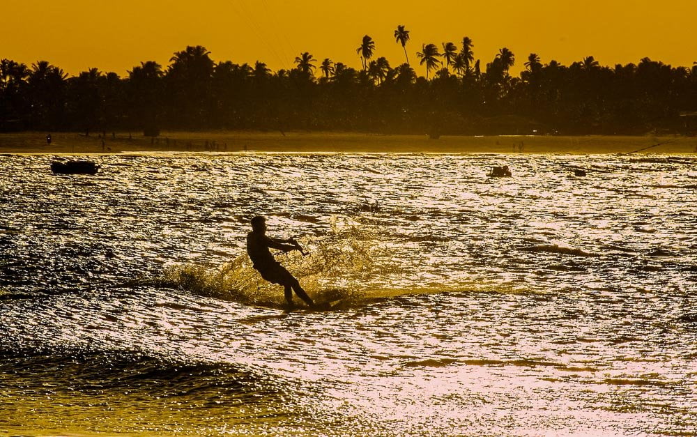 5 ideias de títulos:
1. Cris Dias: O Paraíso do Kitesurf em São Miguel do Gostoso
2. Estilo Nômade: Cris Dias Revela Seu Refúgio em RN
3. Elogios em Massa: Cris Dias Brilha em São Miguel do Gostoso
4. Por Dentro da Viagem: Cris Dias e Suas Aventuras de Kitesurf
5. São Miguel do Gostoso: O Destino Favorito de Cris Dias