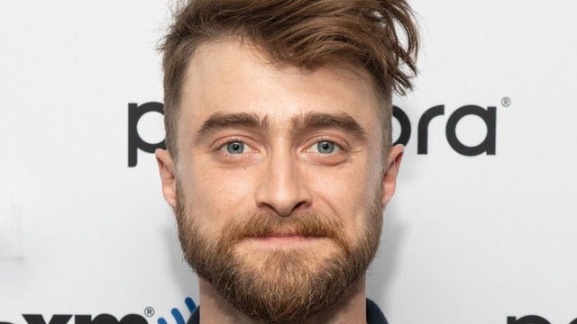 Daniel Radcliffe: Da varinha mágica à paternidade e novos desafios.