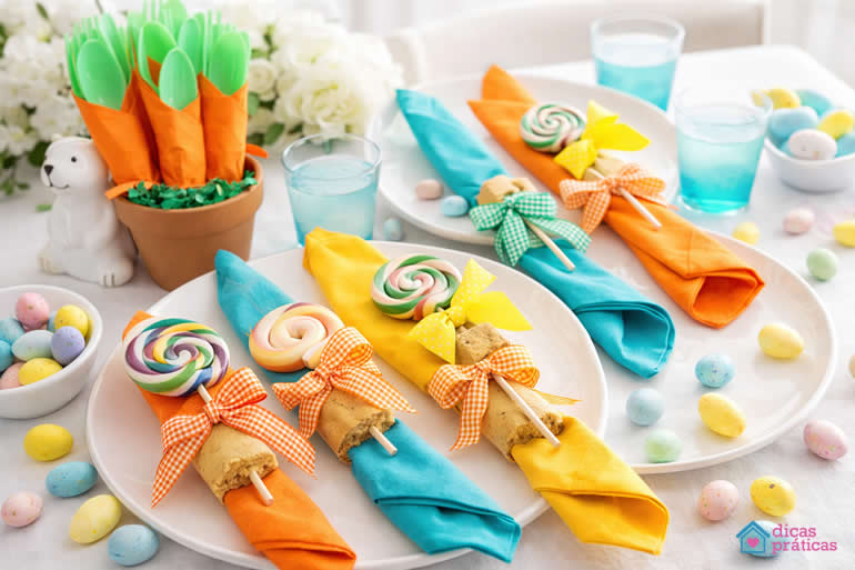 decoração de mesa de páscoa com guardanapo de pano