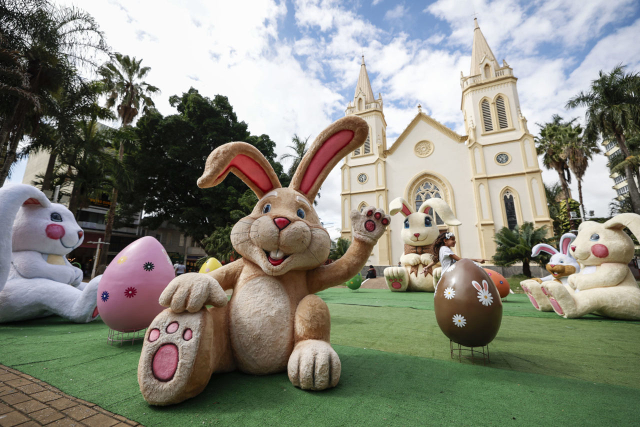 Tendências de Cores e Materiais para a Páscoa na Igreja em 2025/2026