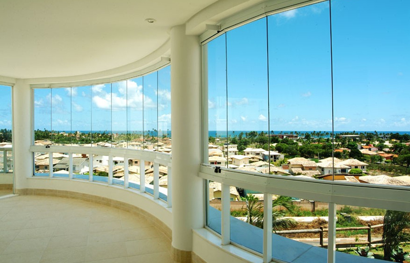 5 ideias de títulos:
1. Transforme sua Varanda com Cortinas de Vidro: Estilos e Funcionalidades
2. Controle Solar e Privacidade na Varanda Envidraçada: Soluções Inteligentes
3. Urban Jungle na Varanda de Vidro: Crie seu Oásis Particular
4. Varanda Gourmet com Cortina de Vidro: Elegância e Praticidade
5. Dicas Essenciais para Decorar sua Varanda com Cortina de Vidro