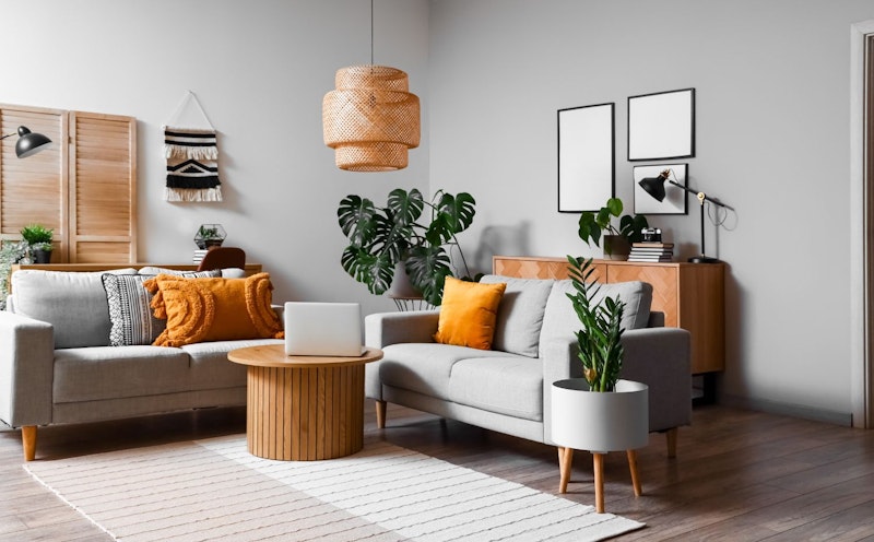 5 Dicas Essenciais para uma Sala de Estar Escandinava Perfeita
Como Criar o Ambiente Hygge Ideal na Sua Sala
Guia Completo: Móveis e Materiais para Decoração Escandinava
Iluminação e Cores: Os Pilares do Estilo Escandinavo
Transforme Sua Sala com o Minimalismo Funcional Escandinavo