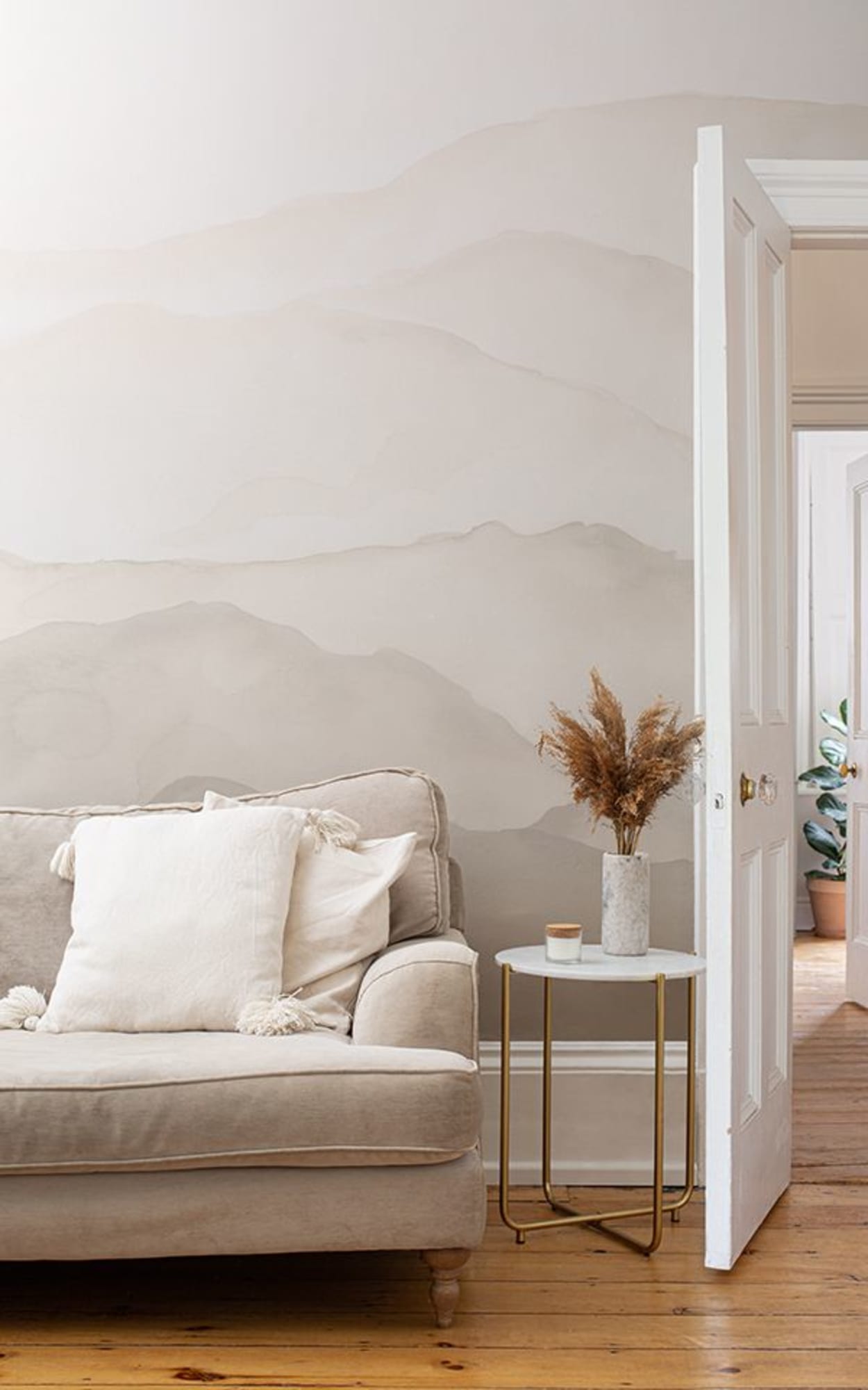 5 Dicas Essenciais para uma Sala de Estar Escandinava Perfeita
Como Criar o Ambiente Hygge Ideal na Sua Sala
Guia Completo: Móveis e Materiais para Decoração Escandinava
Iluminação e Cores: Os Pilares do Estilo Escandinavo
Transforme Sua Sala com o Minimalismo Funcional Escandinavo