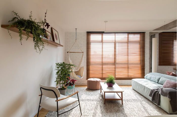 5 Dicas Essenciais para uma Sala de Estar Escandinava Perfeita
Como Criar o Ambiente Hygge Ideal na Sua Sala
Guia Completo: Móveis e Materiais para Decoração Escandinava
Iluminação e Cores: Os Pilares do Estilo Escandinavo
Transforme Sua Sala com o Minimalismo Funcional Escandinavo