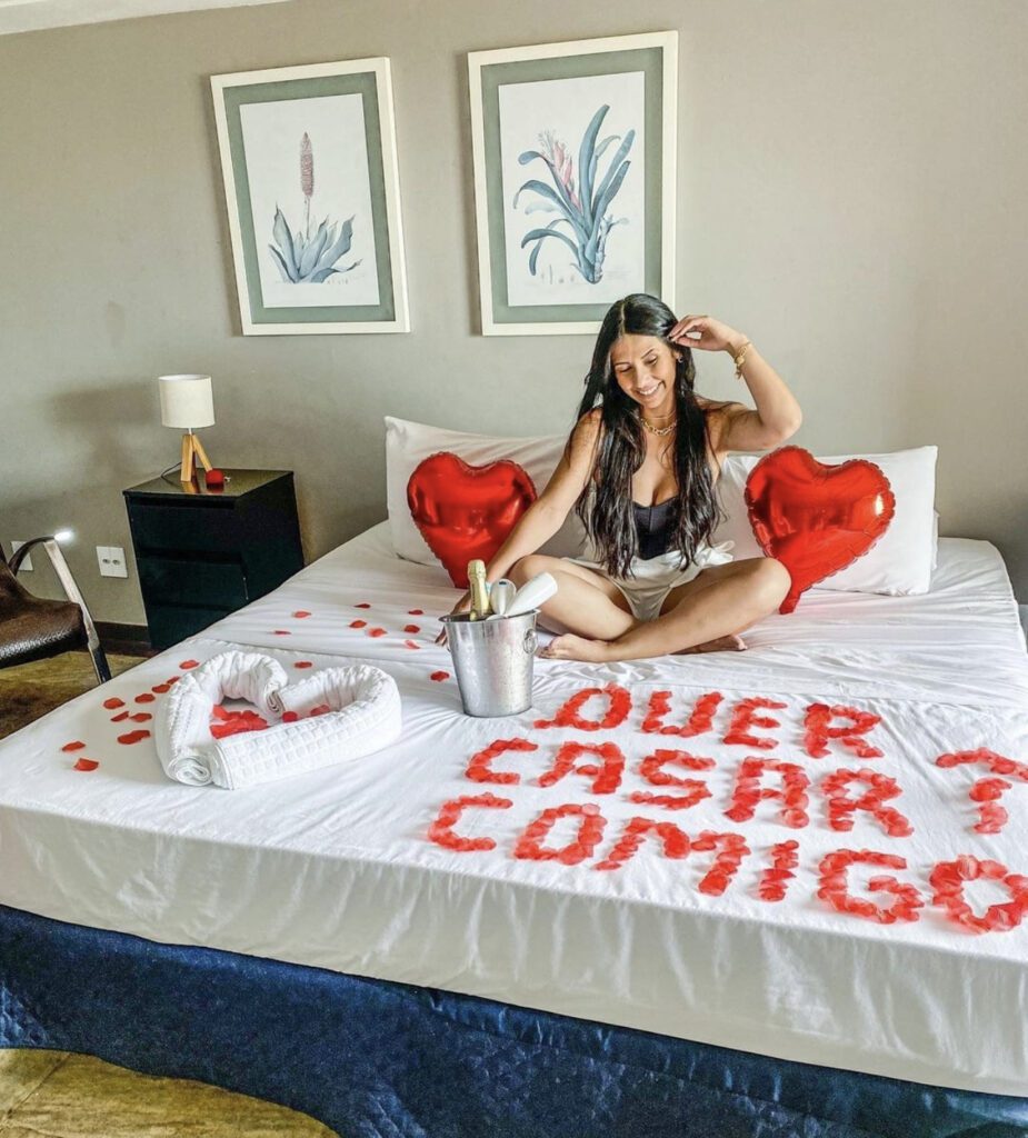 decoração quarto solteiro romântico minimalista