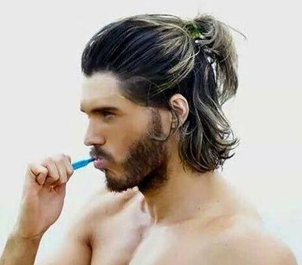 penteado com cabelo desfiado