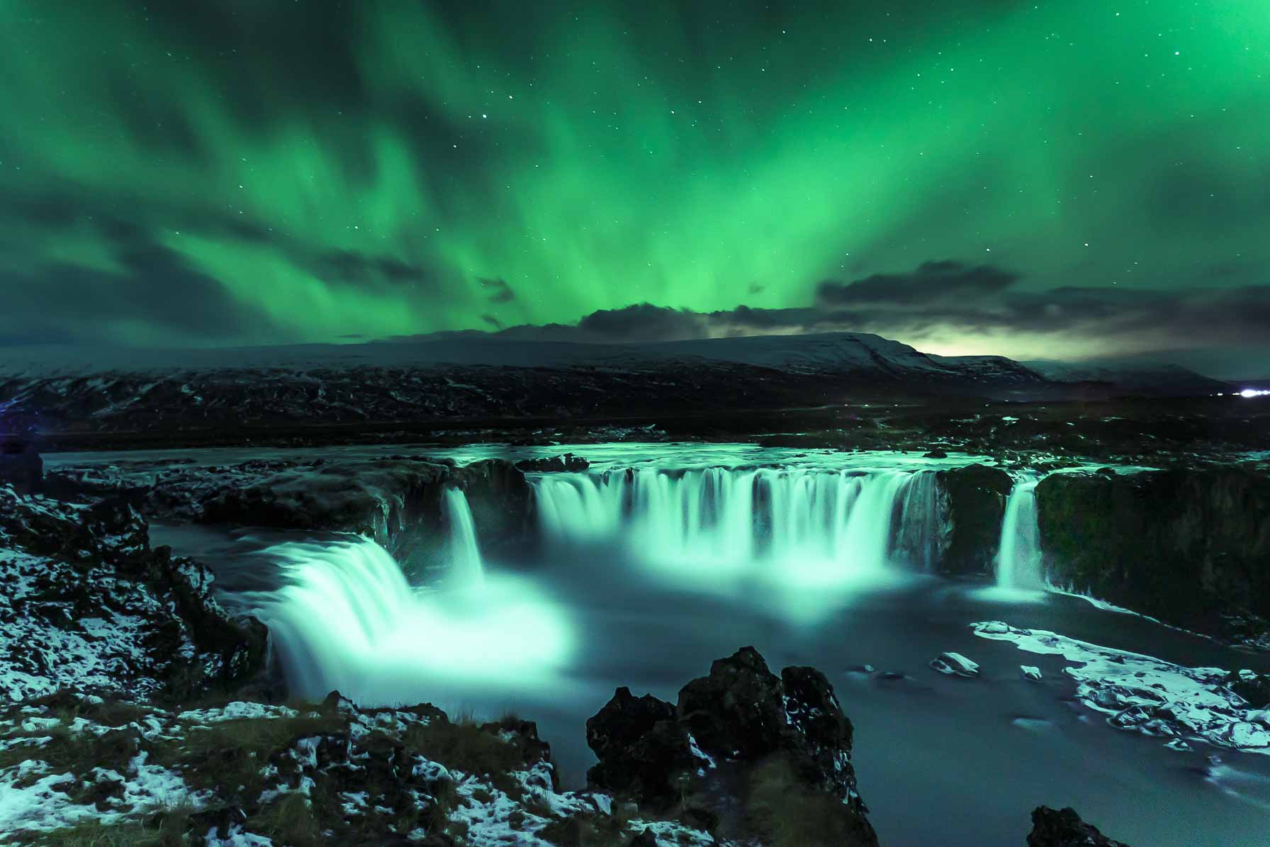 Blue Lagoon vs. Outras Fontes Termais da Islândia: Qual Escolher?