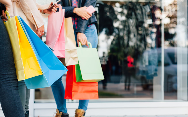 dicas para comprar roupas de qualidade em promoção