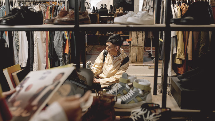 como achar roupas boas em brechó