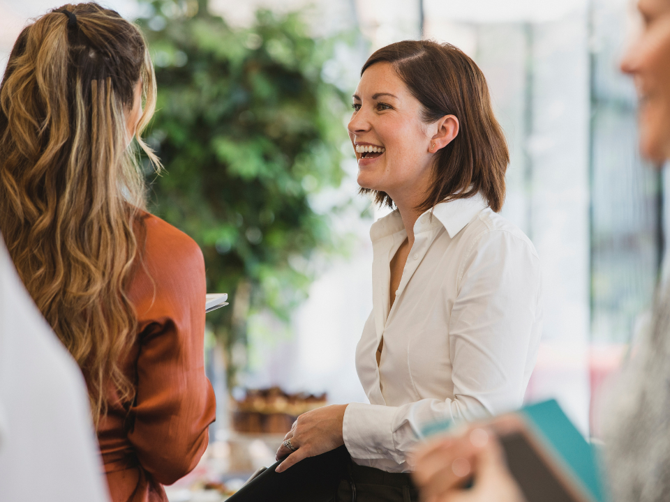 A importância do follow-up: Transformando contatos em parcerias