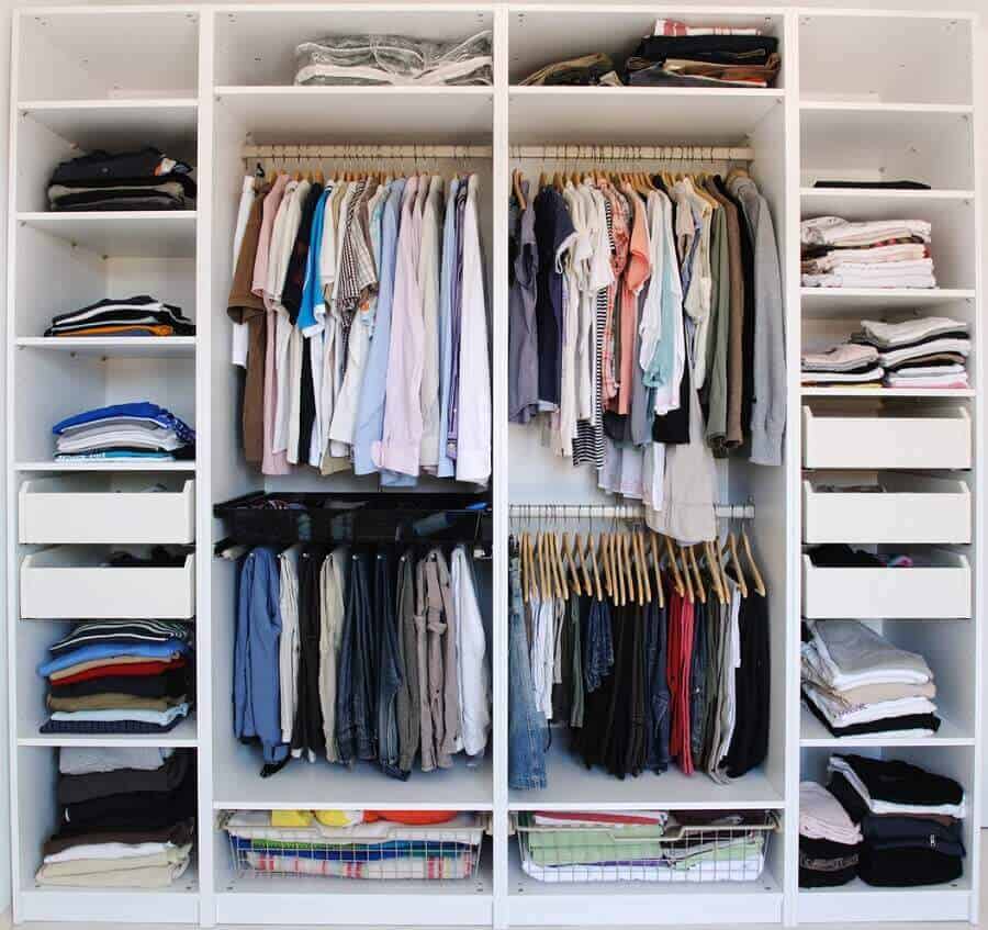 Maximize Seu Espaço: Estratégias de Alinhamento e Padronização Visual no Closet