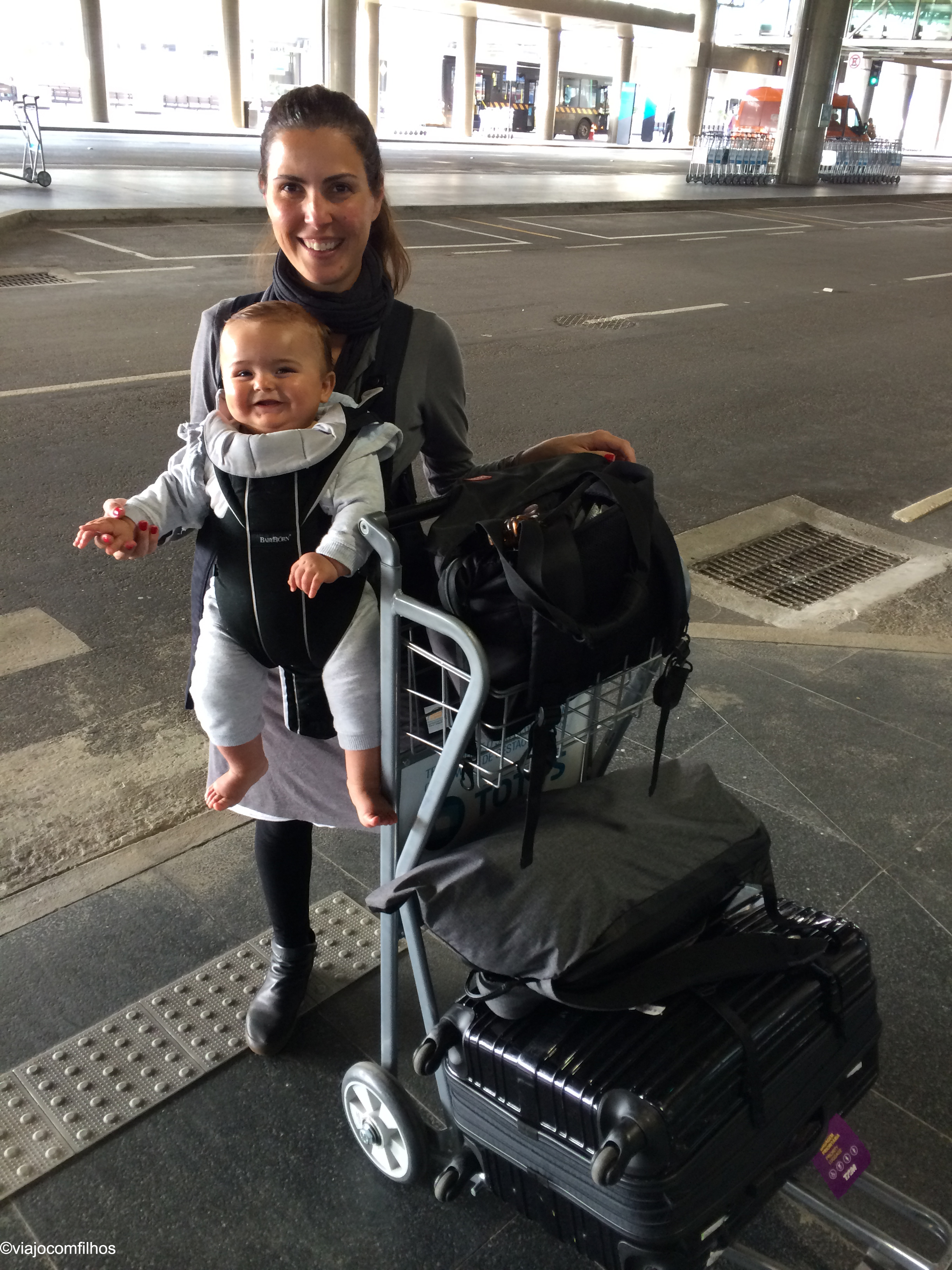 Como garantir o conforto do bebê durante o pouso e decolagem