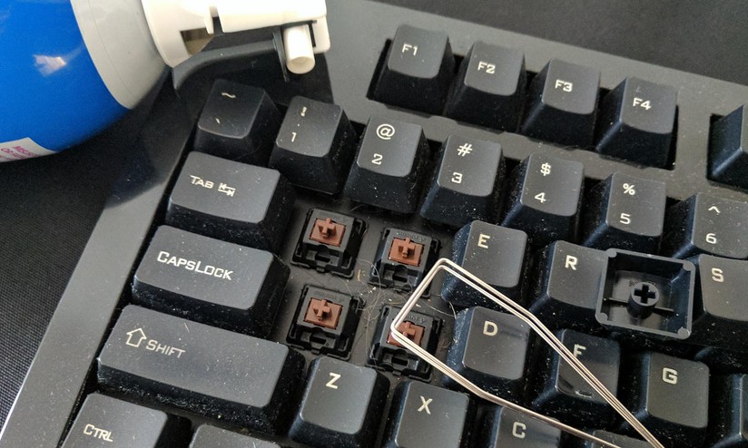 dicas essenciais para limpar teclado e mouse