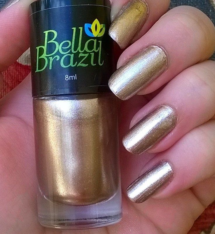 esmalte dourado brilhante tendência 2025
