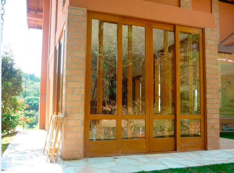 esquadria marrom luxo silencioso