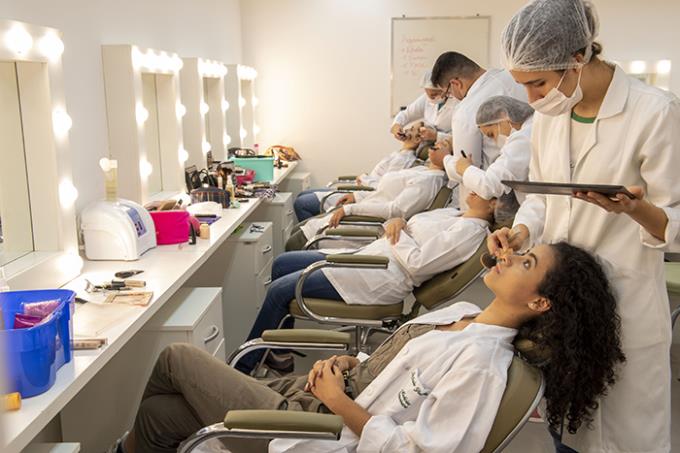 erros ao escolher faculdade de estetica ead