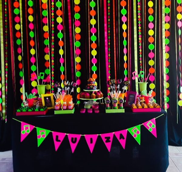 elementos fluorescentes para festa