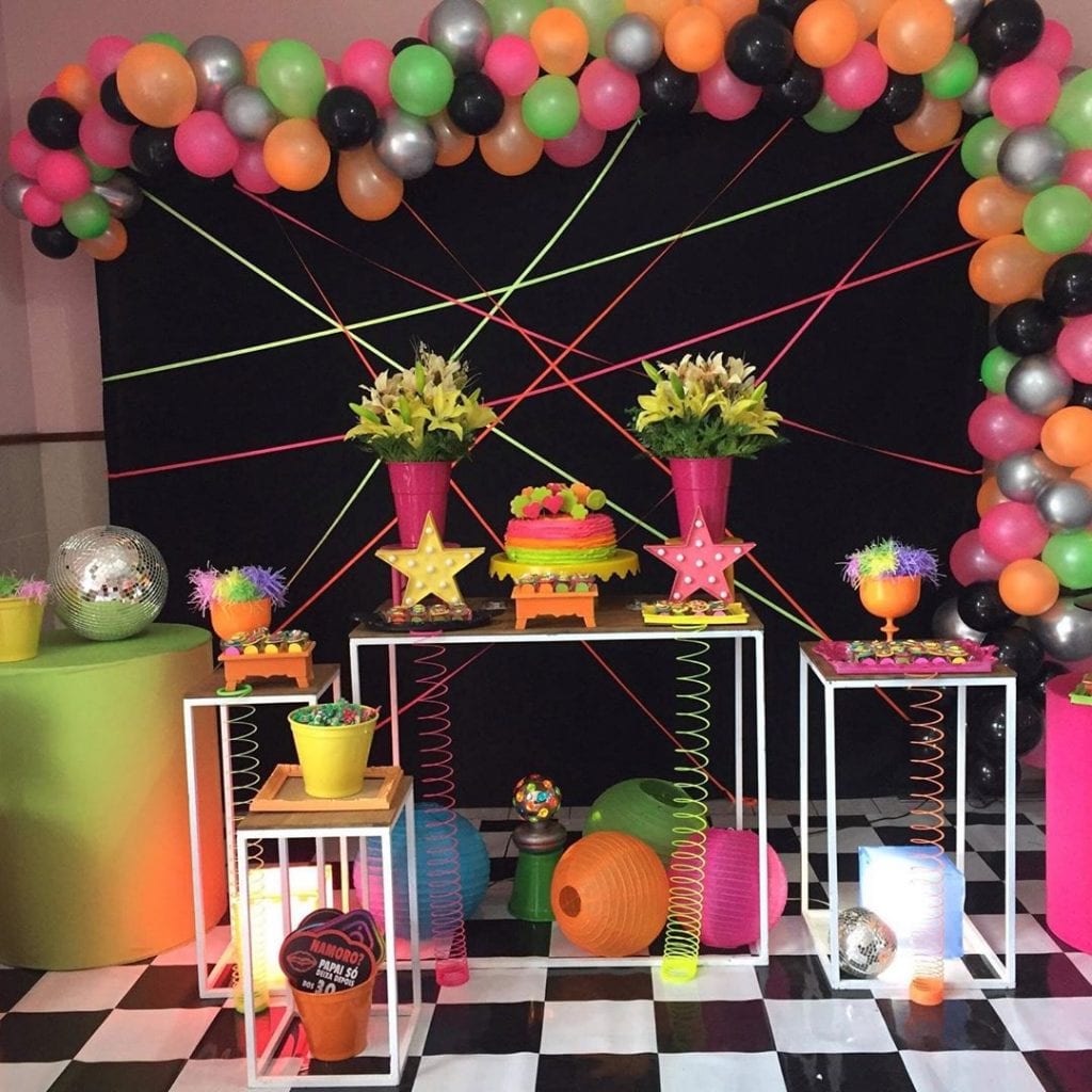 decoração de mesa neon