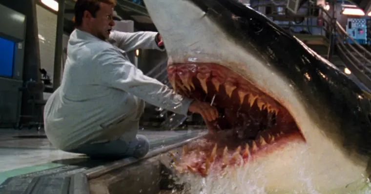 terror com criaturas marinhas gigantes