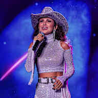 onde ver fotos da Paula Fernandes