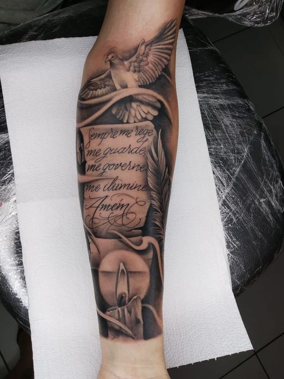 Símbolos e Estilos
3. Guia Completo: Como Escolher a Tatuagem Religiosa Perfeita para o Braço
4. Tatuagens Minimalistas de Fé: Delicadeza e Profundidade para o Braço
5. O Poder das Palavras: Tatuagens de Frases Religiosas que Inspiram