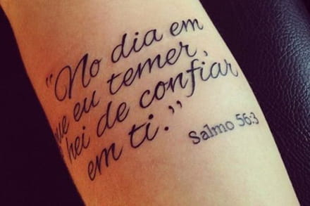 5 ideias de títulos para posts sobre tatuagens religiosas no braço:
1. As Melhores Frases Bíblicas para Tatuar no Braço: Inspiração e Significado
2. Tatuagens de Fé no Braço: Versículos