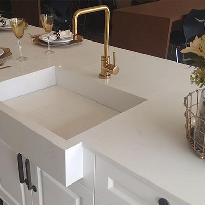 quartzo branco calacatta