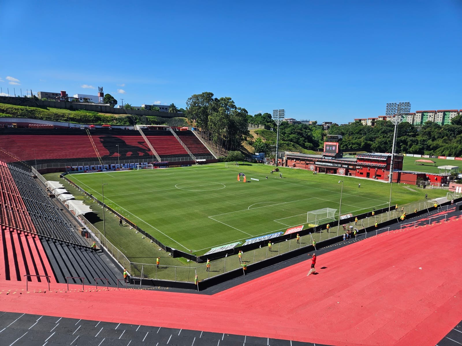 Do Lixão ao Templo: A Engenharia por Trás da Construção do Barradão