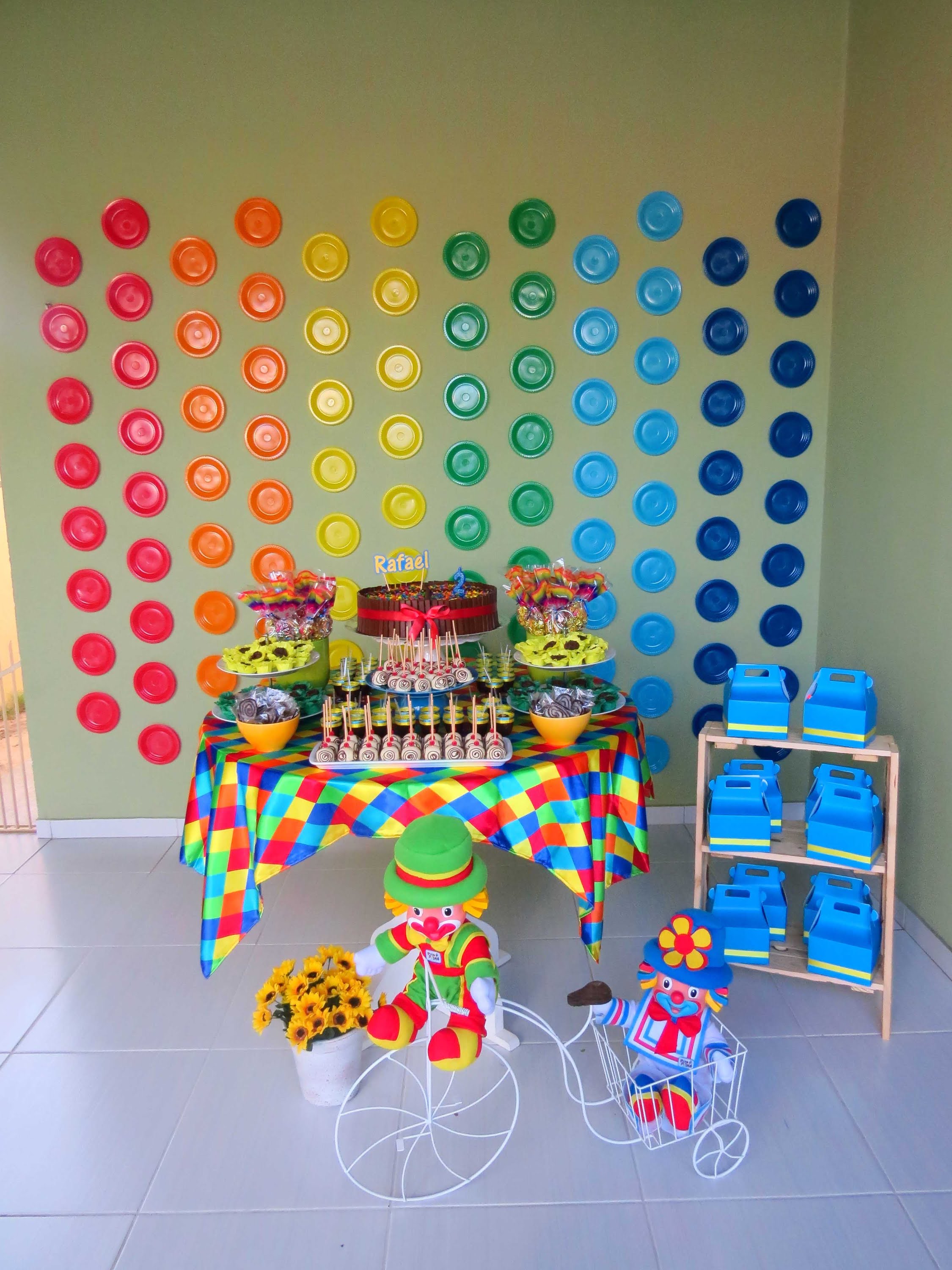 ideias criativas para organizar mesa de festa infantil