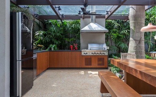 ideias de área gourmet com churrasqueira de vidro