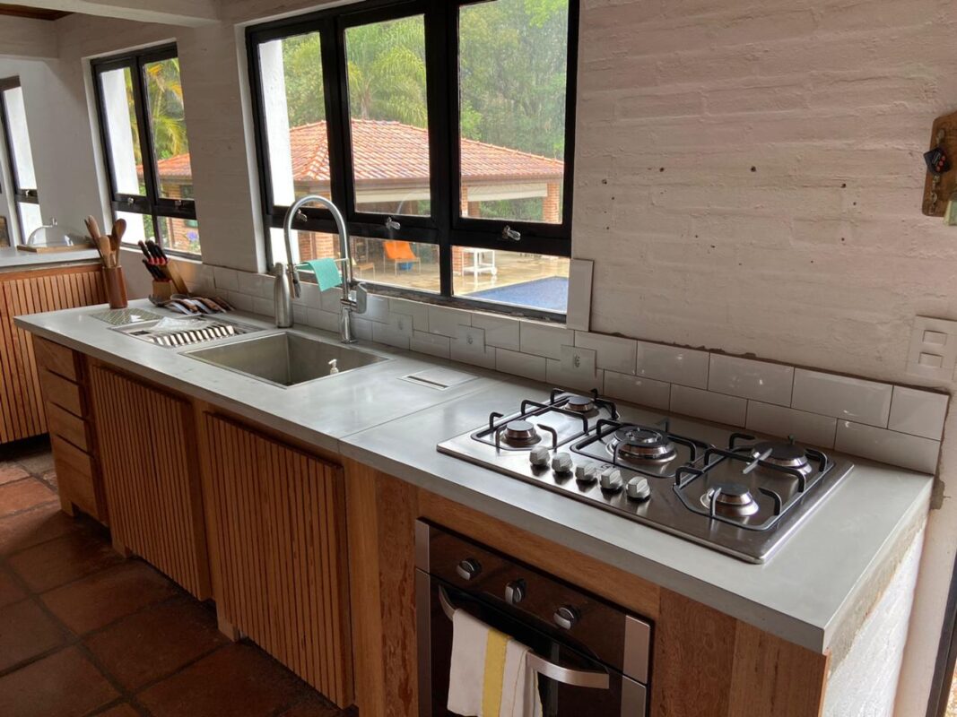 Ilha de cozinha em concreto