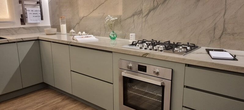 quanto custa bancada de porcelanato para cozinha