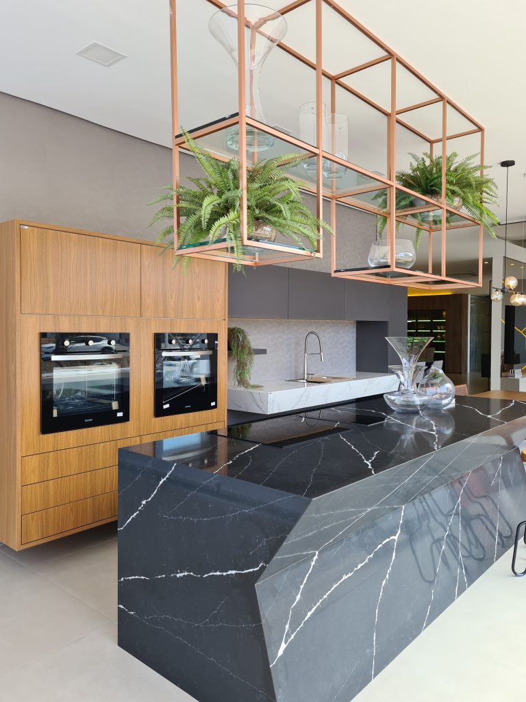 Silestone vs. Quartzo: Qual o Melhor Material para sua Bancada?