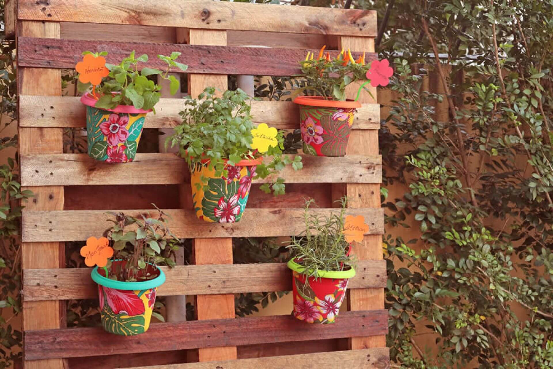 como fazer jardim vertical com pallet passo a passo